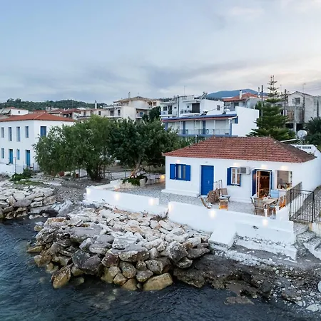 Seafront Evi's Hideaway - Cozy Nest Petalídhion