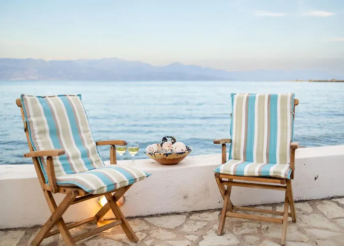 Seafront Evi'S Hideaway - Petalidi Cozy Nest