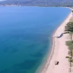 Seafront Evi's Hideaway - Cozy Nest