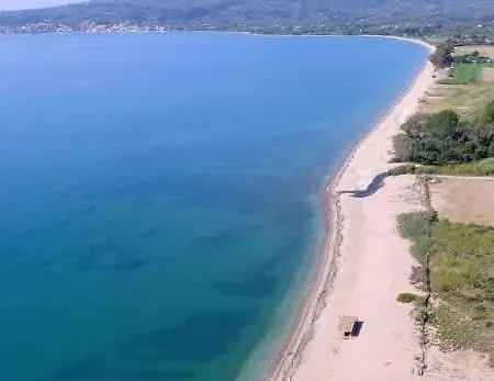 Evi's Seafront Hideaway - Cozy Nest