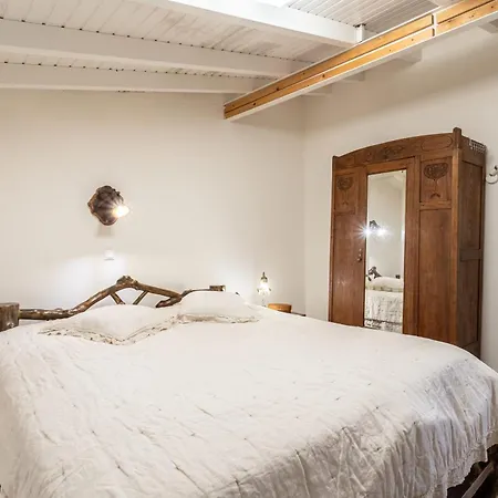 Evi's Seafront Hideaway - Cozy Nest Apartament Petalídhion