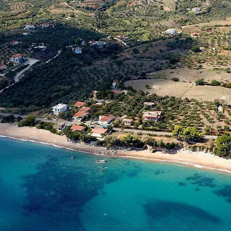 Apartment Evi's Seafront Hideaway - Cozy Nest