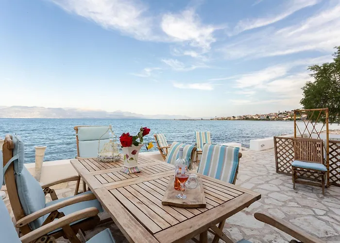 Evi's Seafront Hideaway - Cozy Nest * Petalídhion