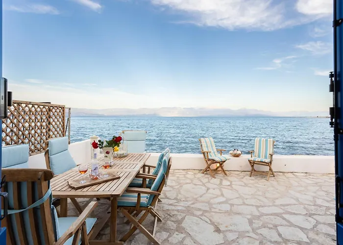 Seafront Evi's Hideaway - Cozy Nest Appartement *