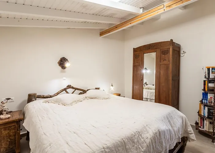 Evi's Seafront Hideaway - Cozy Nest דירה Petalídhion